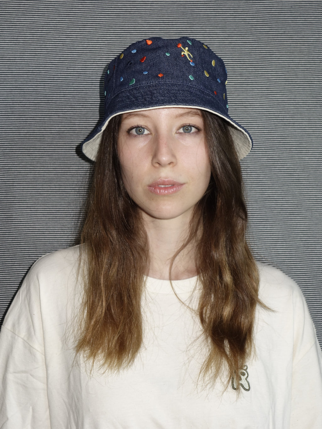 Deux Voies Bucket Hat