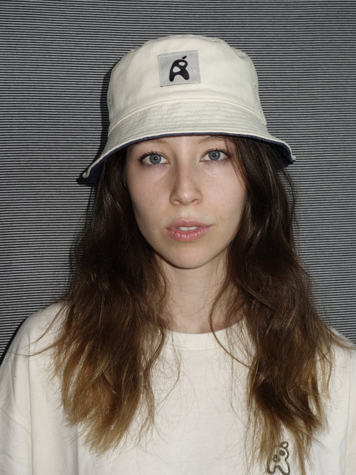 Deux Voies Bucket Hat